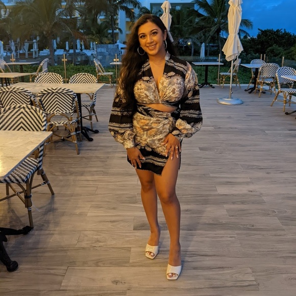 BLACK PRINT BALLOON SLEEVE CROP TOP & TWIST FRONT SPLIT LEG MINI SKIRT - Picture 4 of 4